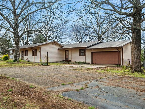 3rd image of 1319 E Republican Rd