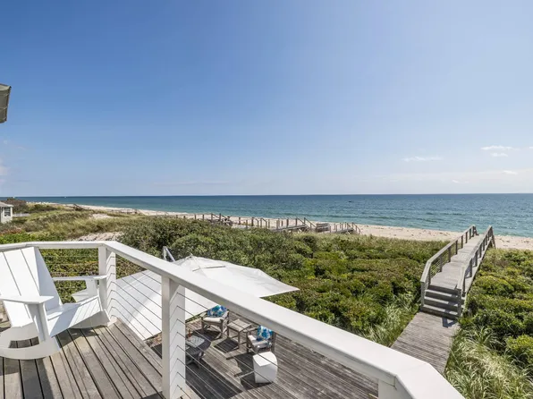 14 Rogusa Ln, Quogue, NY 11959