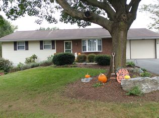 431 Hilltop Cir, Elizabethtown, PA 17022