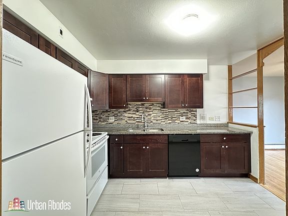 5th image of 1639 Oakwood Ave #203A