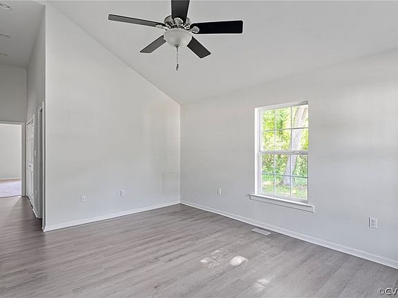 5th image of 103 Russell Ln