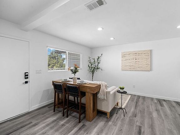 4th image of 5106-5116 69th St Unit 5114