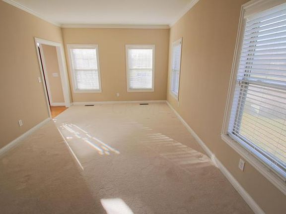 5th image of 225 Farmwood Pl