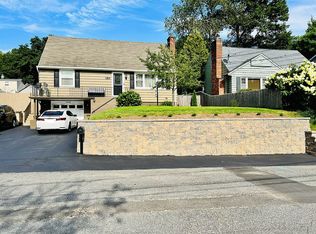 150 Lionshead Dr E, Wayne, NJ 07470
