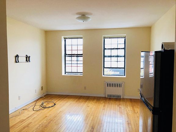 5th image of 890 W Beech St APT 2H
