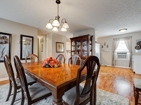 4th image of 112 Richmond Dr
