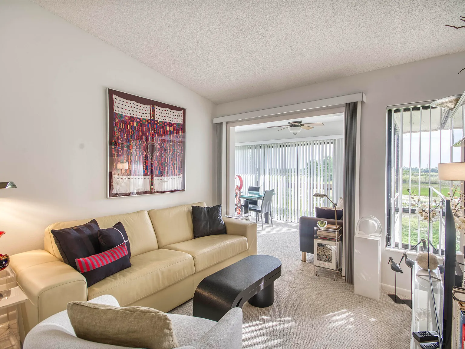 2 bed, 2.0 bath, 1035 sqft, $5,500 — Photo 3