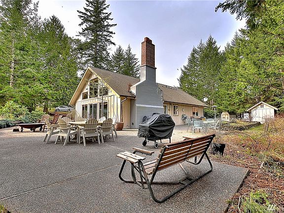 Expansive patio features views and lots of space for outdoor entertaining. 