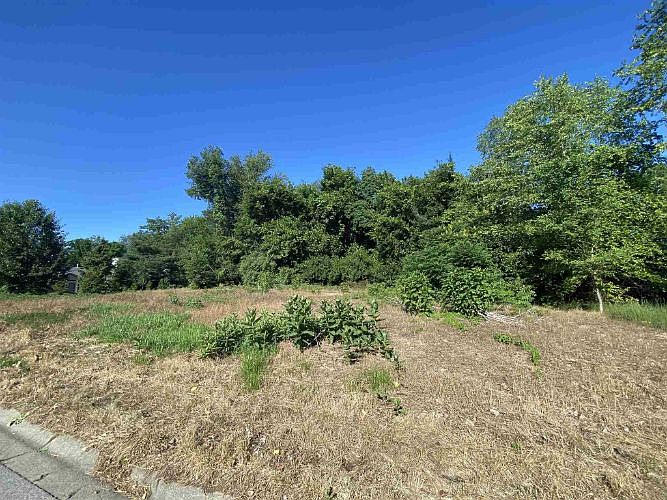 2nd image of 51611 Villager Pkwy