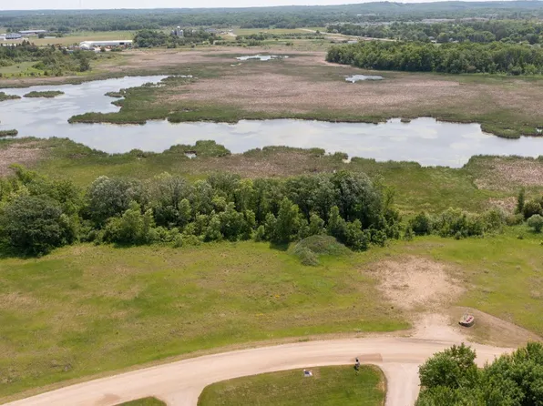 901 Willow Springs Rd, Detroit Lakes, MN 56501