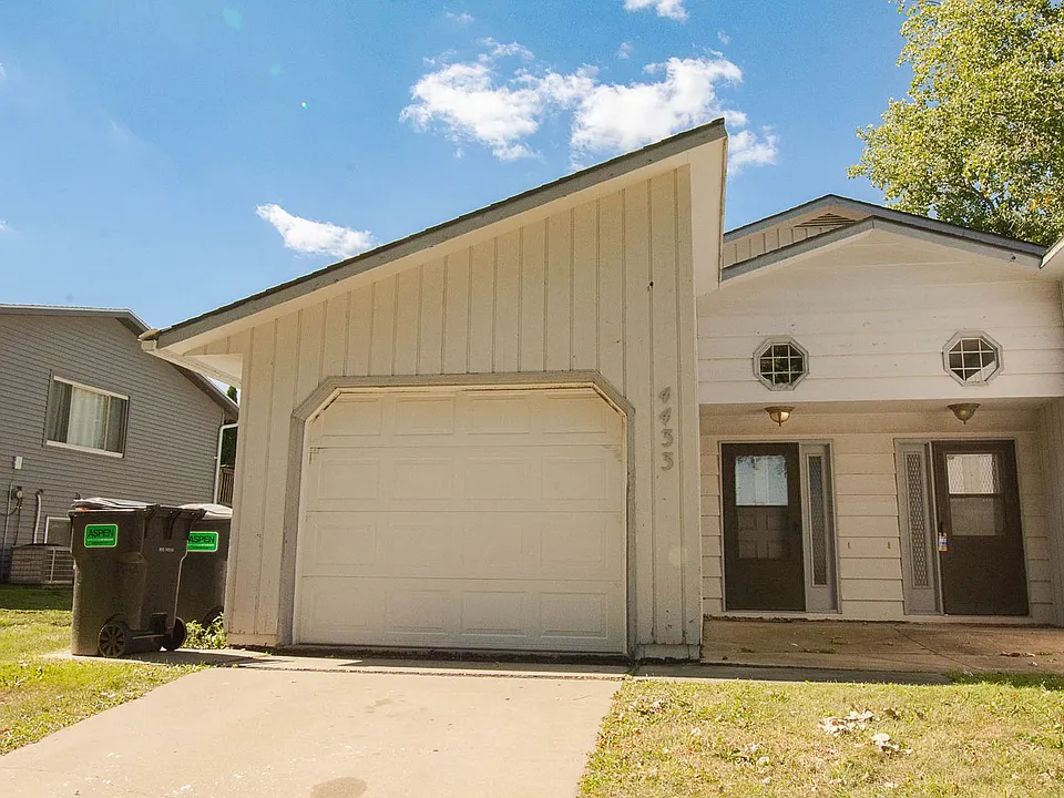 4433-4435 13th Ave NW