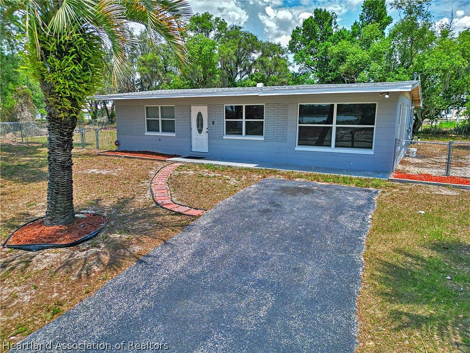 1st image of 2780 N Seneca Dr E