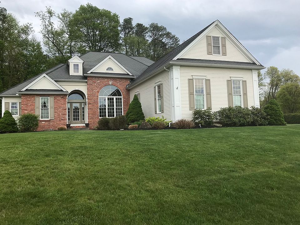 2nd image of 144 Coyote Cir