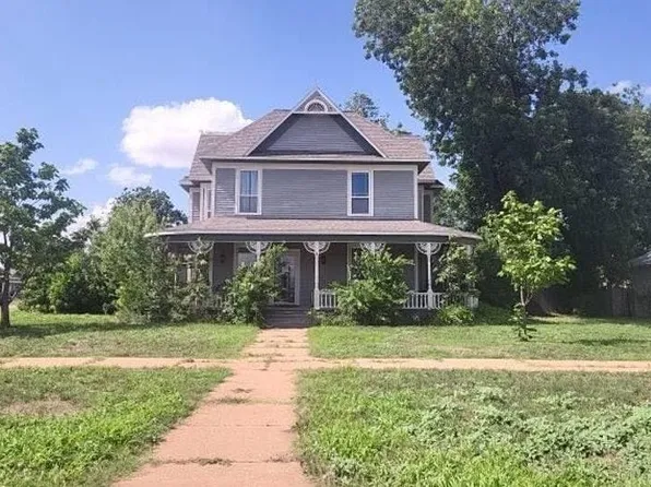 703 E Commerce St, Altus, OK 73521