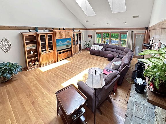 5th image of 8236 N Maplewood Pl