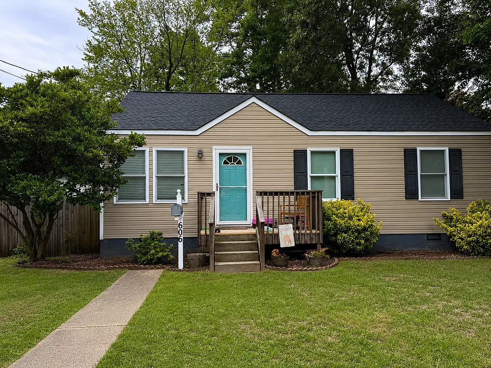 606 Sedgefield Dr