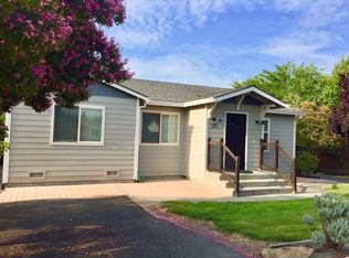 155 Mace Rd, Medford, OR 97501