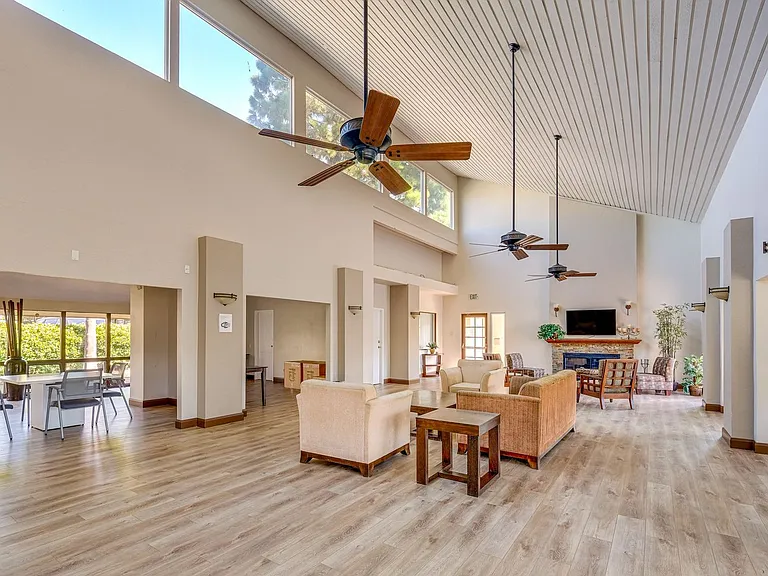 Building's Lounge