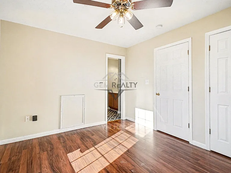 5218 Drakes Ct — Photo 17