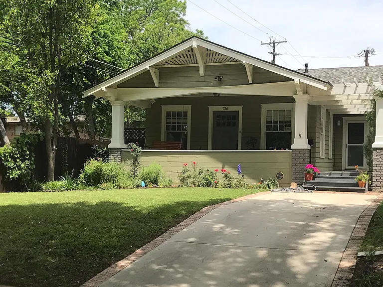 726 Parkmont St — Photo 1