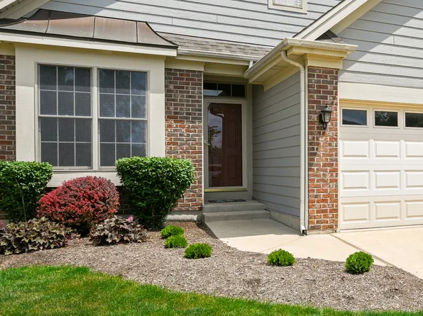 29W505 Cerny Cir, Warrenville, IL 60555