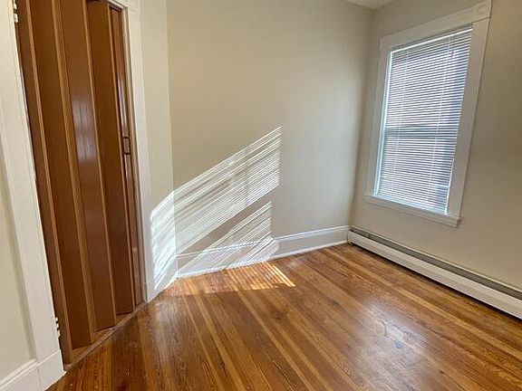 5th image of 42 Fenton St Floor 3