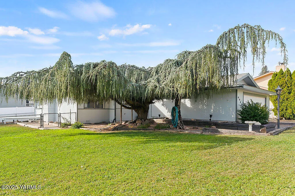 6902 Alpine Way photo 1