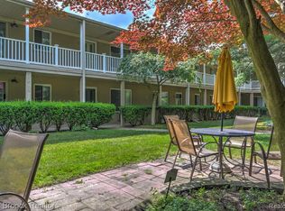 475 S Adams Rd APT 7, Birmingham, MI 48009