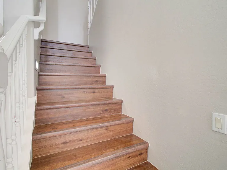 2143 W Marconi Ave — Photo 29