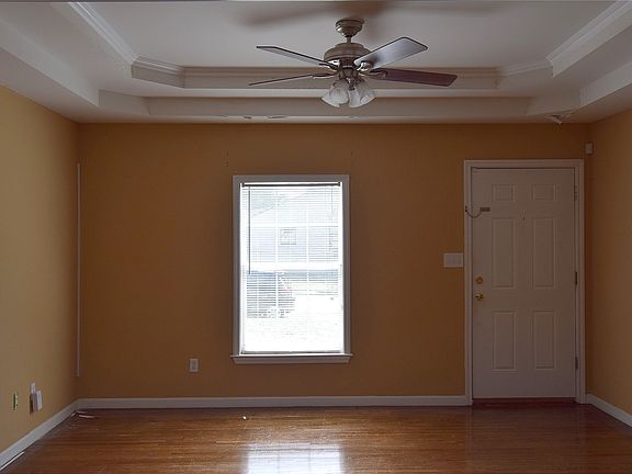 4th image of 709 Attas Ave