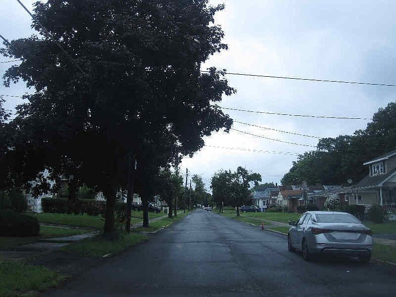 2nd image of 64 Holmes Ct