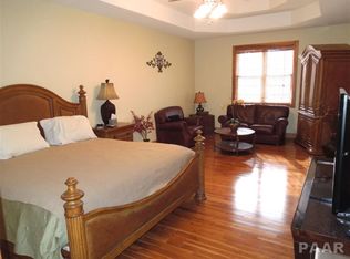 1214 Winterberry Ln, Metamora, IL 61548