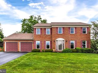 3812 Starview Dr, York, PA 17402