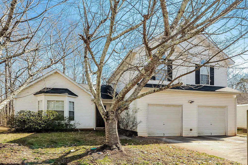 3 bed, 2.5 bath, 1988 sqft, $1,740 — Photo 1