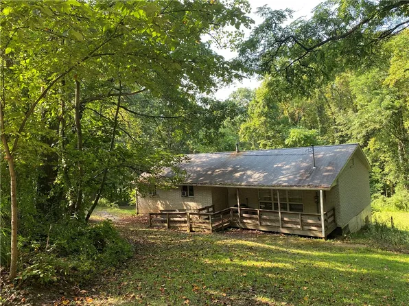 1560 Crestview Dr, Apollo, PA 15613