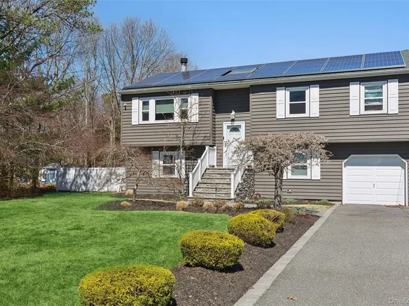 23 Southfield Road, Middle Island, NY 11953