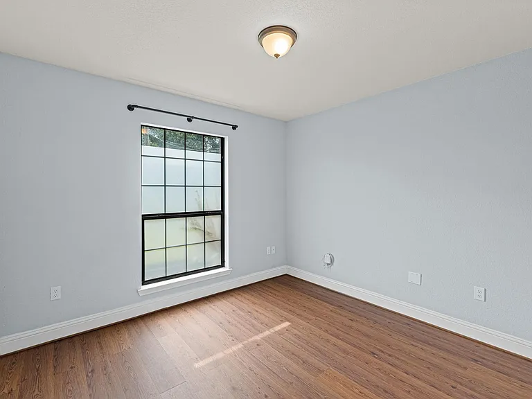 5102 Hardy St — Photo 18