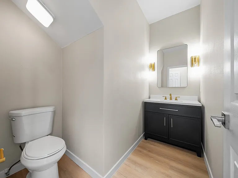 261 Hillcrest Dr #B — Photo 14