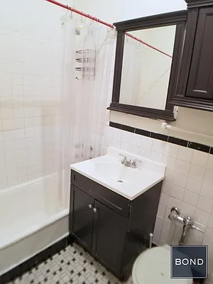 Rented by Bond New York | media 15