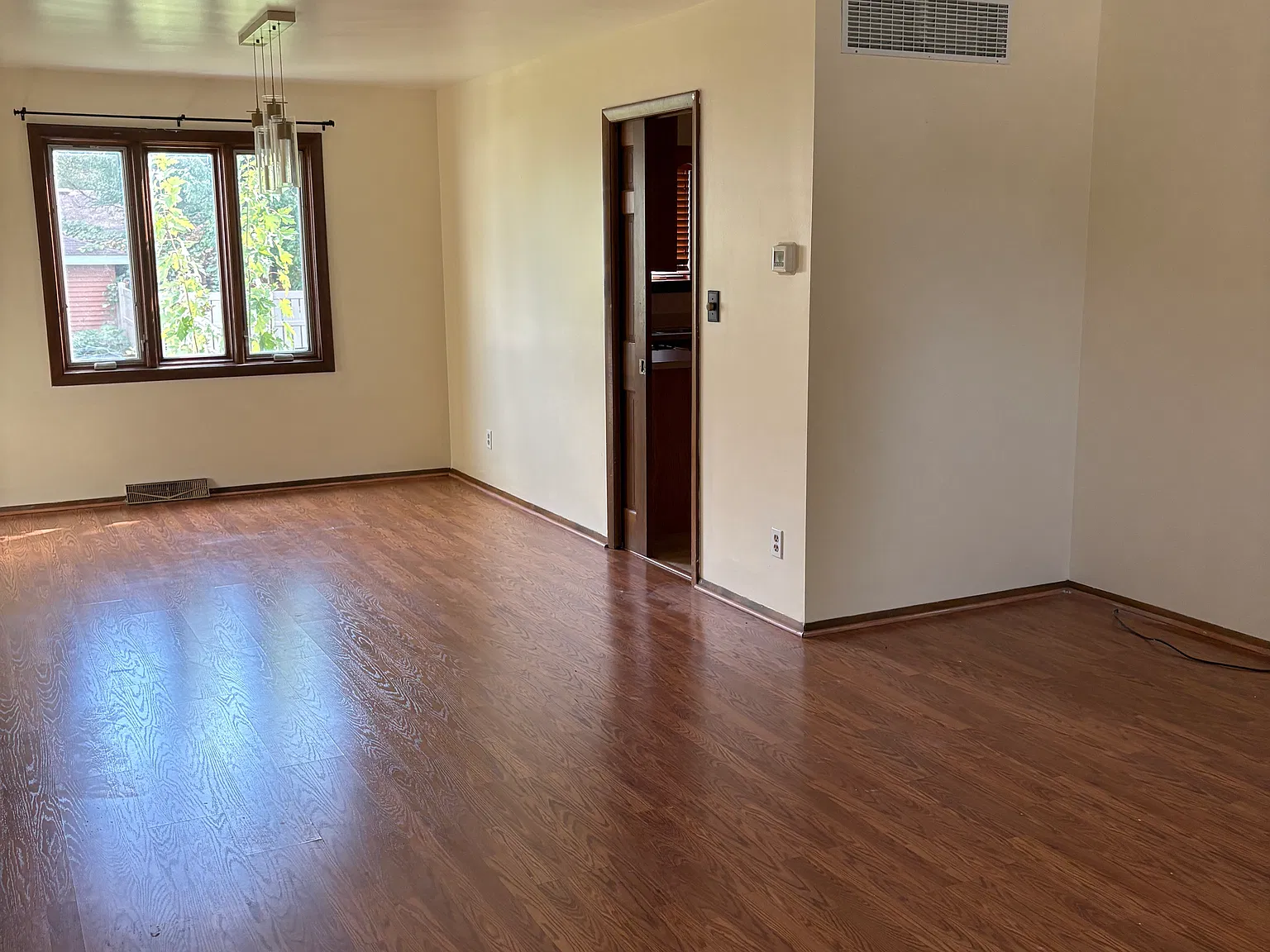 3 bed, 1732 sqft, $2,700 — Photo 2