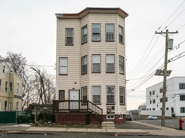2 N 4Th St, Paterson City, NJ 07522