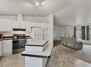 513 9th St, Metolius, OR 97741