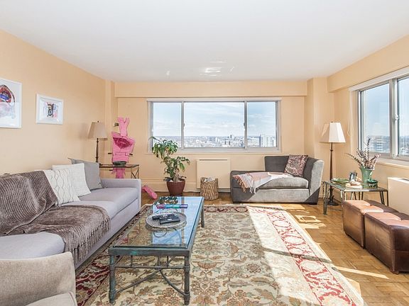 4th image of 377 S Harrison St APT 19B