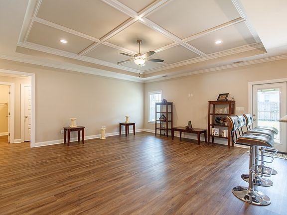 4th image of 4060 Gramercy Dr