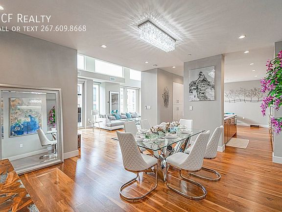 2nd image of 2301 Bainbridge St #401