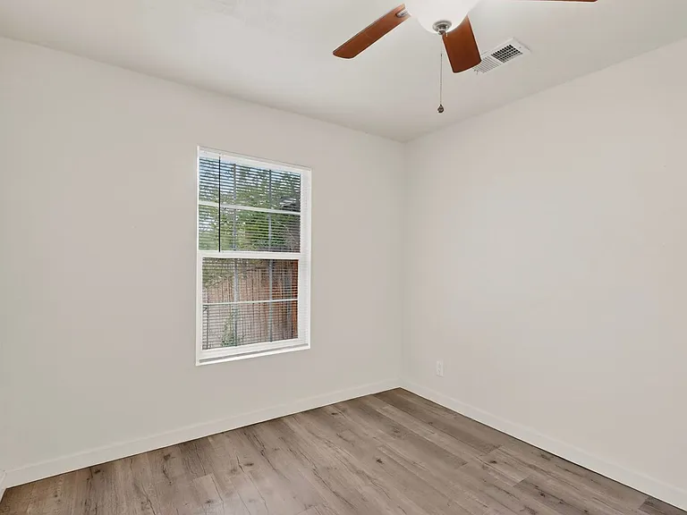 1846 Henry Cir SW — Photo 39