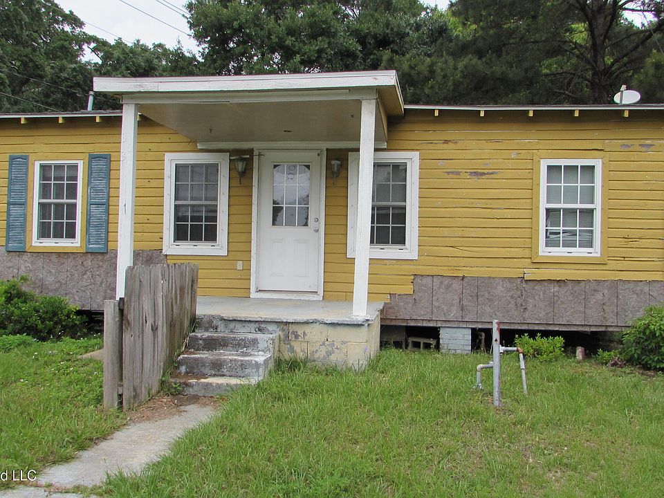 1st image of 303 Myrtle St