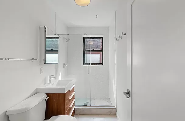 Rented by REAL New York | media 23