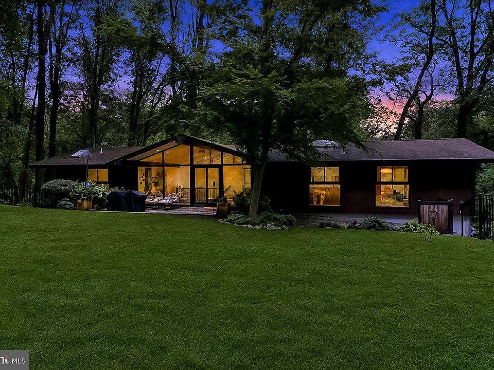 1st image of 564 Pugh Rd