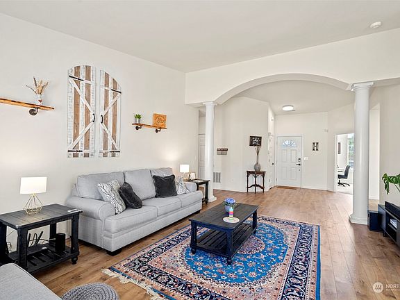 5th image of 1209 199th St Court E